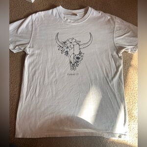 White Comfort Colors graphic T-shirt